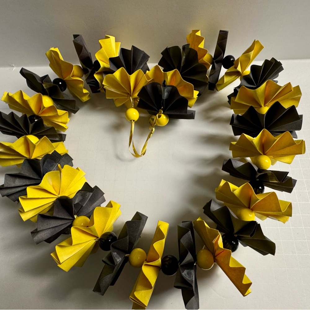 Handmade Black & Yellow Lei